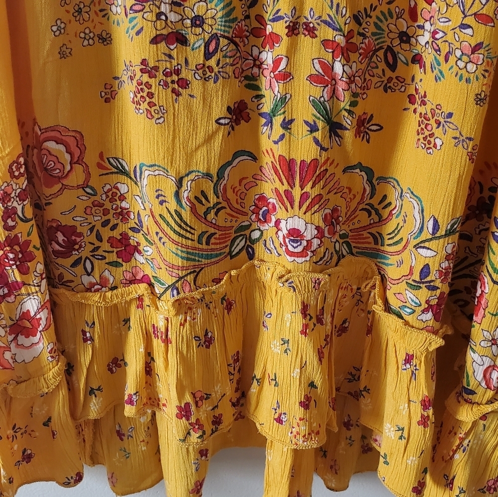 Bila Yellow Floral Ruffled Shell/Tank Size Large - Picture 4 of 7
